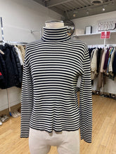 Load image into Gallery viewer, Ralph Lauren thick turtleneck M