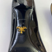 Load image into Gallery viewer, Prada patent leather pumps 39.5