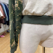Load image into Gallery viewer, Pilcro duck sweater L