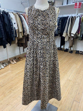 Load image into Gallery viewer, Skies Are Blue leopard dress M