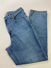 Load image into Gallery viewer, Everlane The Curvy Cheeky jeans 31