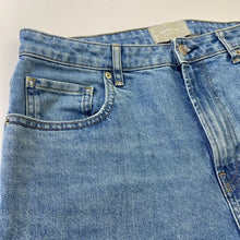 Load image into Gallery viewer, Everlane The Curvy Cheeky jeans 31