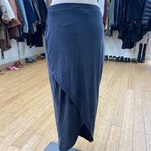 Load image into Gallery viewer, Lululemon modal pull on skirt M