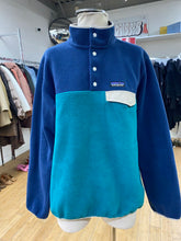 Load image into Gallery viewer, Patagonia fleece pullover L