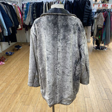 Load image into Gallery viewer, Danier leather reversible coat M