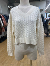 Load image into Gallery viewer, RW&CO cable knit sweater S