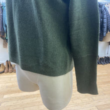Load image into Gallery viewer, H Halston cashmere sweater M