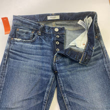 Load image into Gallery viewer, Moussy Vintage cropped leg jeans 27