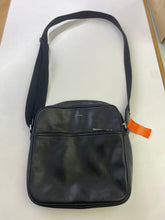 Load image into Gallery viewer, Matt & Nat crossbody bag