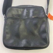 Load image into Gallery viewer, Matt & Nat crossbody bag