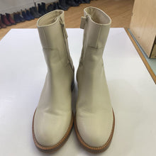 Load image into Gallery viewer, J Crew leather boots 7