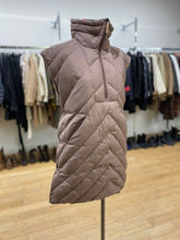 Load image into Gallery viewer, Indyeva long down vest S