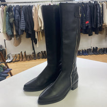 Load image into Gallery viewer, Aquatalia boots 7.5
