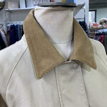 Load image into Gallery viewer, Uniqlo barn jacket L