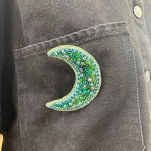 Load image into Gallery viewer, Hudson denim shacket w brooch M