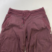 Load image into Gallery viewer, Lululemon capri 4