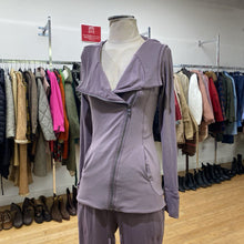 Load image into Gallery viewer, Lululemon Sweater 6