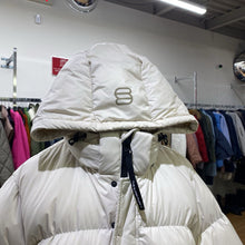 Load image into Gallery viewer, Aritzia The Super Puff coat L
