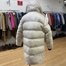 Load image into Gallery viewer, Aritzia The Super Puff coat L