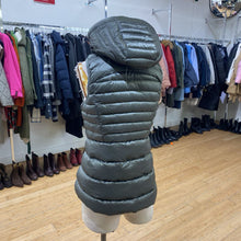 Load image into Gallery viewer, Lululemon down vest 4