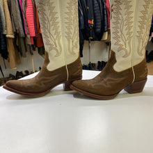 Load image into Gallery viewer, Frye cowbow boots 6.5