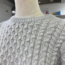 Load image into Gallery viewer, Irelandseye Made in Dublin wool sweater L