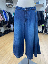 Load image into Gallery viewer, Pilcro flowy denim culottes 30
