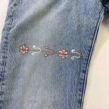 Load image into Gallery viewer, Levis 501 embroidered jeans 29