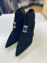 Load image into Gallery viewer, Stuart Weitzman suede booties 6.5