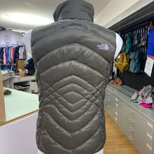 Load image into Gallery viewer, The North Face vest XS