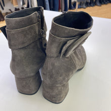 Load image into Gallery viewer, Geox suede booties 38