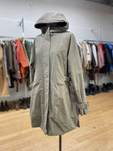 Load image into Gallery viewer, The North Face light trench coat XL