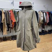 Load image into Gallery viewer, The North Face light trench coat XL