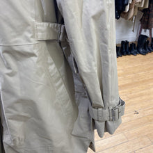 Load image into Gallery viewer, The North Face light trench coat XL