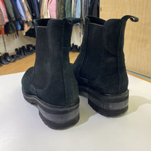 Load image into Gallery viewer, La Canadienne suede pull on boots 8.5