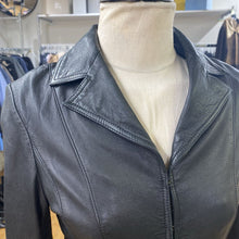 Load image into Gallery viewer, Tristan & Iseut vintage leather jacket S