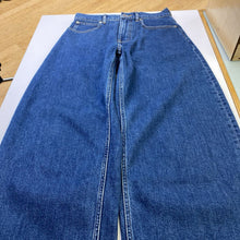 Load image into Gallery viewer, Everlane Way High Curve jeans 26