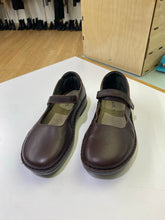 Load image into Gallery viewer, Naot maryjanes 38