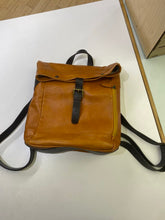 Load image into Gallery viewer, In Pell leather Backpack handbag