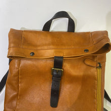 Load image into Gallery viewer, In Pell leather Backpack handbag