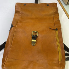 Load image into Gallery viewer, In Pell leather Backpack handbag