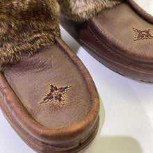 Load image into Gallery viewer, Manitobah Mukluk leather boots 7