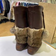 Load image into Gallery viewer, Manitobah Mukluk leather boots 7