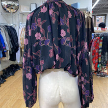 Load image into Gallery viewer, Dynamite bubble hem top S