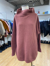 Load image into Gallery viewer, Free People sweater top M