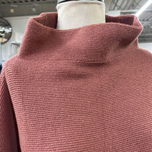 Load image into Gallery viewer, Free People sweater top M