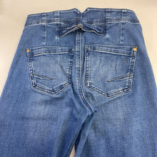 Load image into Gallery viewer, Pilcro Wide Leg Jeans 25