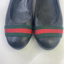 Load image into Gallery viewer, Gucci Guccissima flats 39