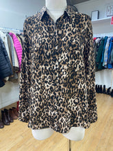 Load image into Gallery viewer, Pleione leopard print top M