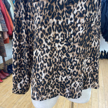 Load image into Gallery viewer, Pleione leopard print top M
